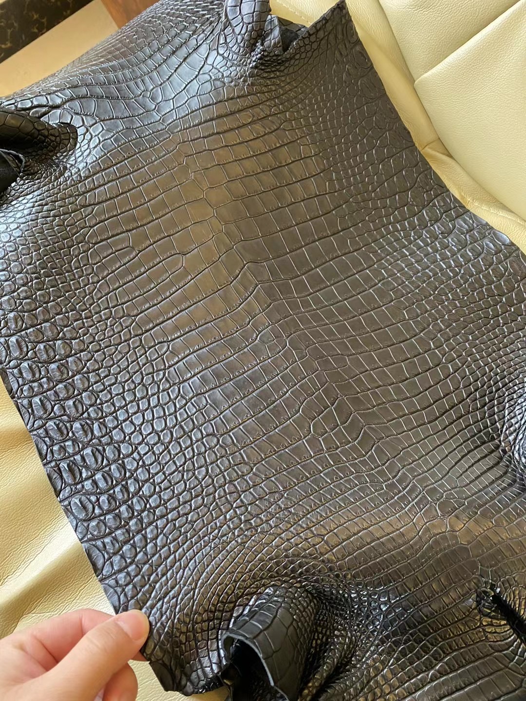 愛馬仕新到皮霧面 倒V 澳洲灣鱷Hermes CC89 黑色 Matte Porosus Crocodile