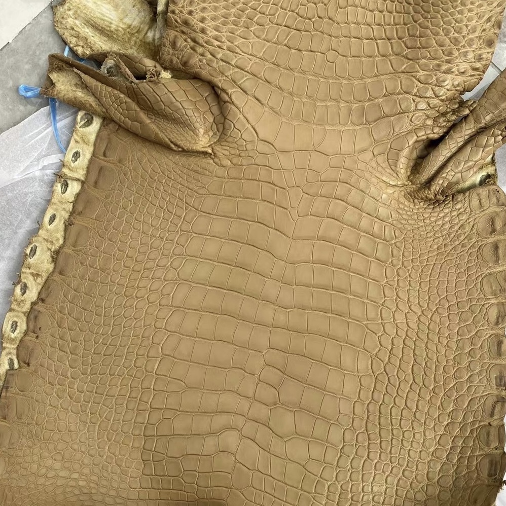 愛馬仕霧面美洲鱷魚 Hermes Constance 19cm 2H Kraft 牛皮紙色