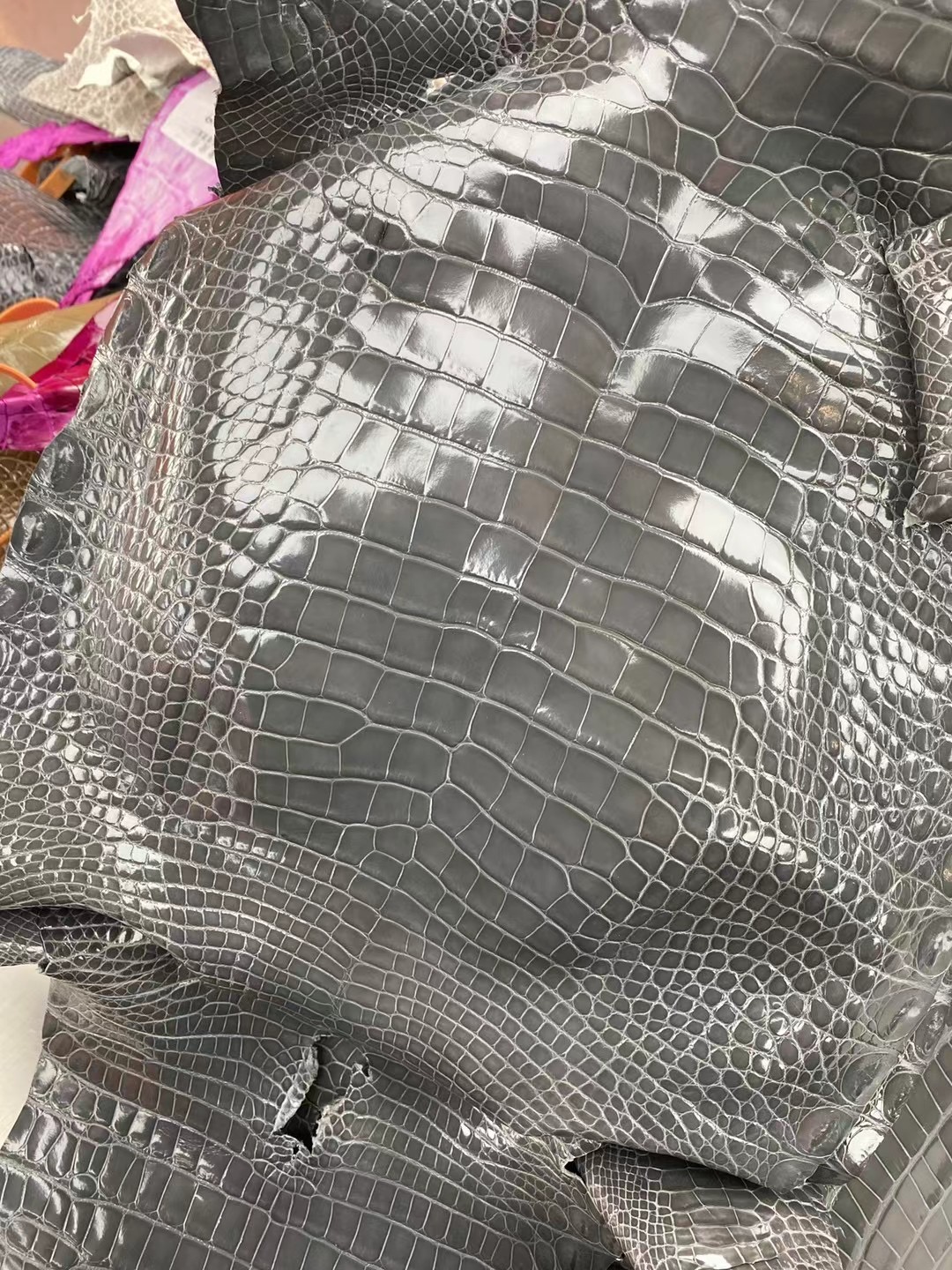 泰國愛馬仕新到皮亮面美洲鱷魚 Hermes Birkin 25cm 88 Graphite 石墨灰