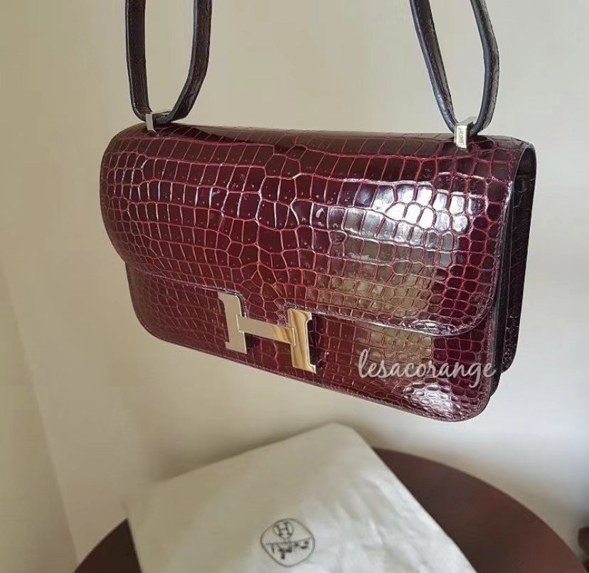 亮面倒V 澳洲灣鱷 Hermes Constance Elan 26cm 57 Bordeaux 波爾多酒紅