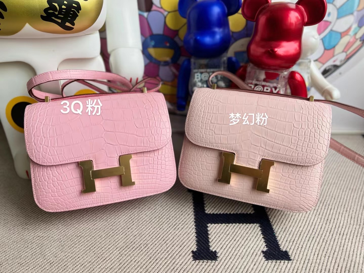 愛馬仕官網中國官方網站 Hermès Constance 18cm 09 Mauve pale 夢幻粉美洲鱷魚