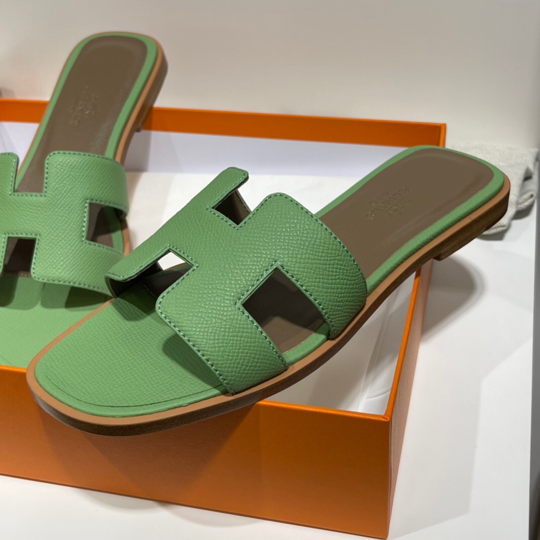 Tokyo Japan Hermes Epsom Oran涼鞋 Oran sandal 3I Vert Criquet 牛油果綠