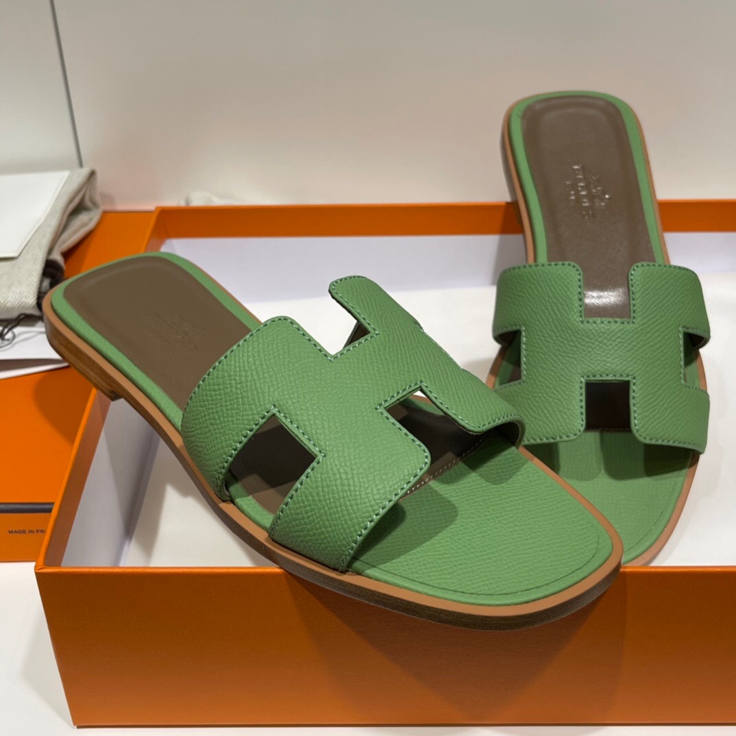 Tokyo Japan Hermes Epsom Oran涼鞋 Oran sandal 3I Vert Criquet 牛油果綠