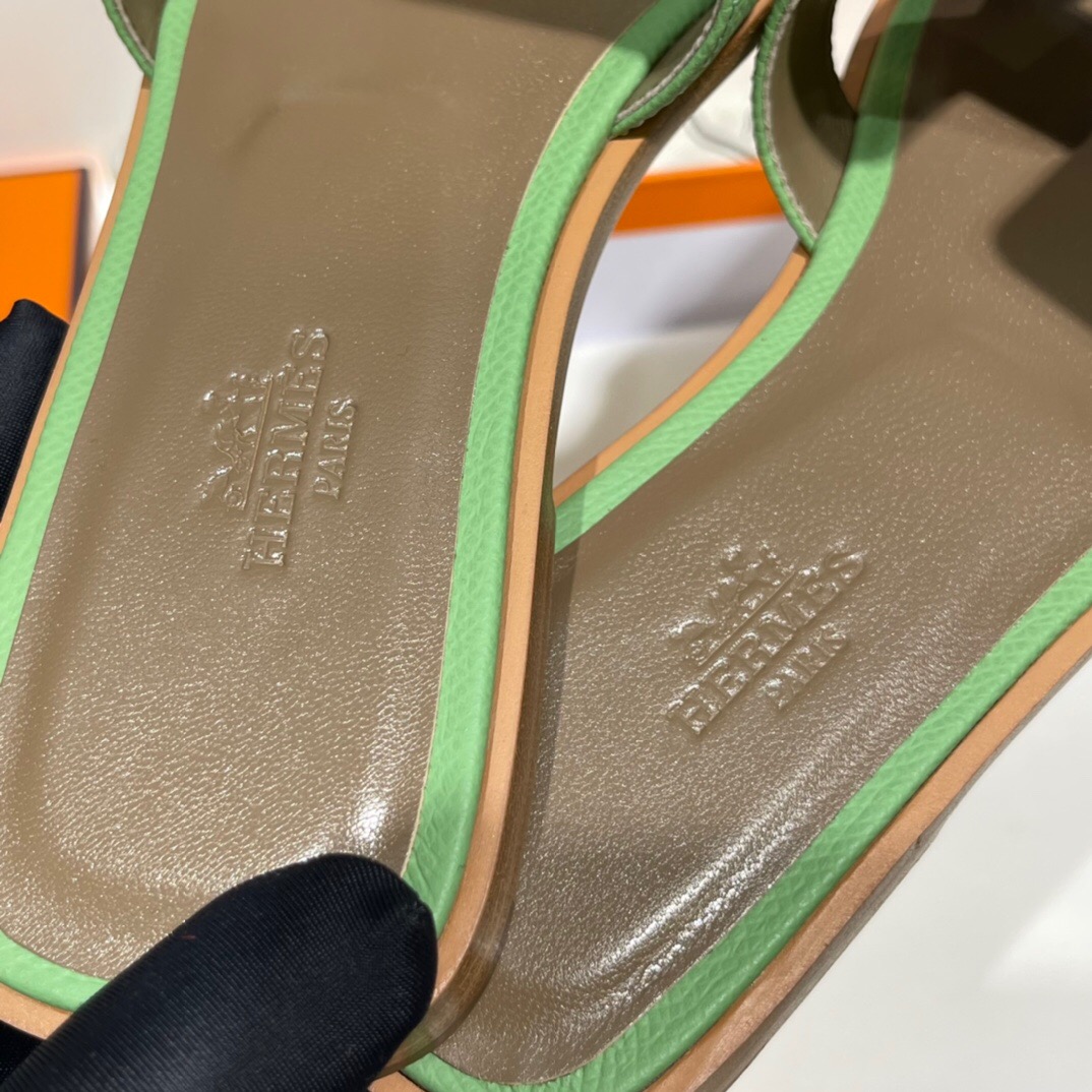 Tokyo Japan Hermes Epsom Oran涼鞋 Oran sandal 3I Vert Criquet 牛油果綠