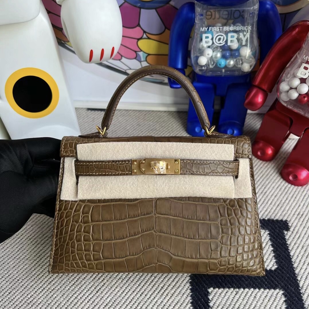 愛馬仕歐洲官網 Hermès Kelly Mini II 2代 D0 beige de weimer 德威馬犬米色美洲鱷魚