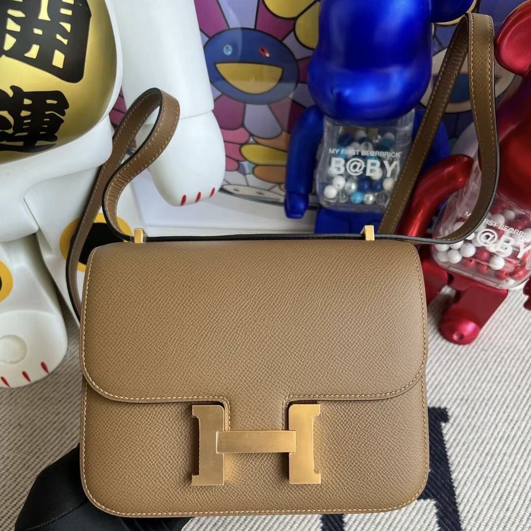 愛馬仕日本官方網站 Hermès Constance 18cm Epsom 3G Alezan 栗子棕 金扣