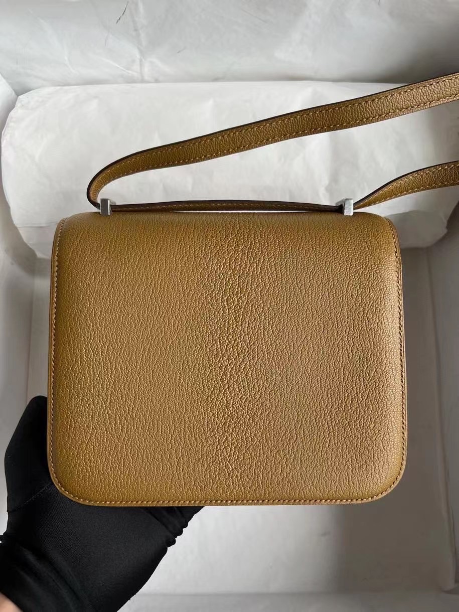 Saudi Arabia Hermès Constance 18cm 2H Kraft 牛皮紙色 Chevre Mysore