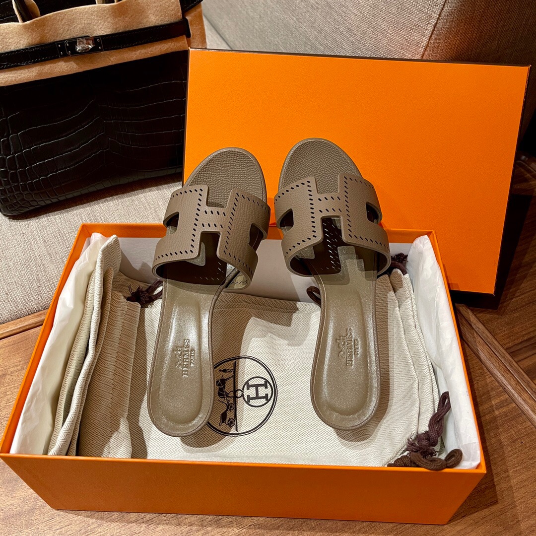 Hermès 18 大象灰 Etoupe Oran sandal Epsom 小牛皮高跟涼鞋