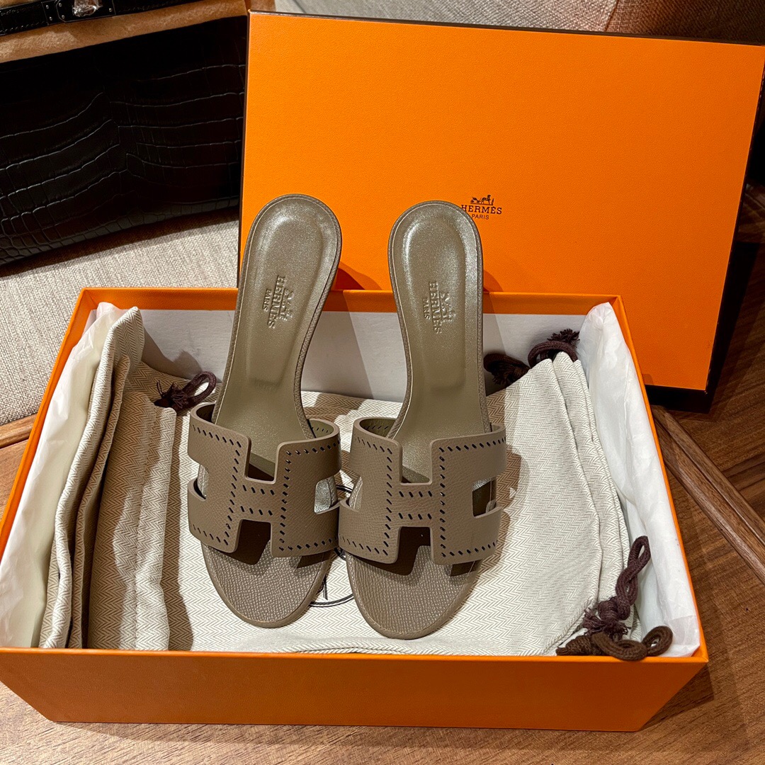 Hermès 18 大象灰 Etoupe Oran sandal Epsom 小牛皮高跟涼鞋