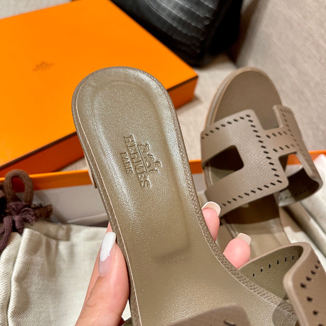 Hermès 18 大象灰 Etoupe Oran sandal Epsom 小牛皮高跟涼鞋
