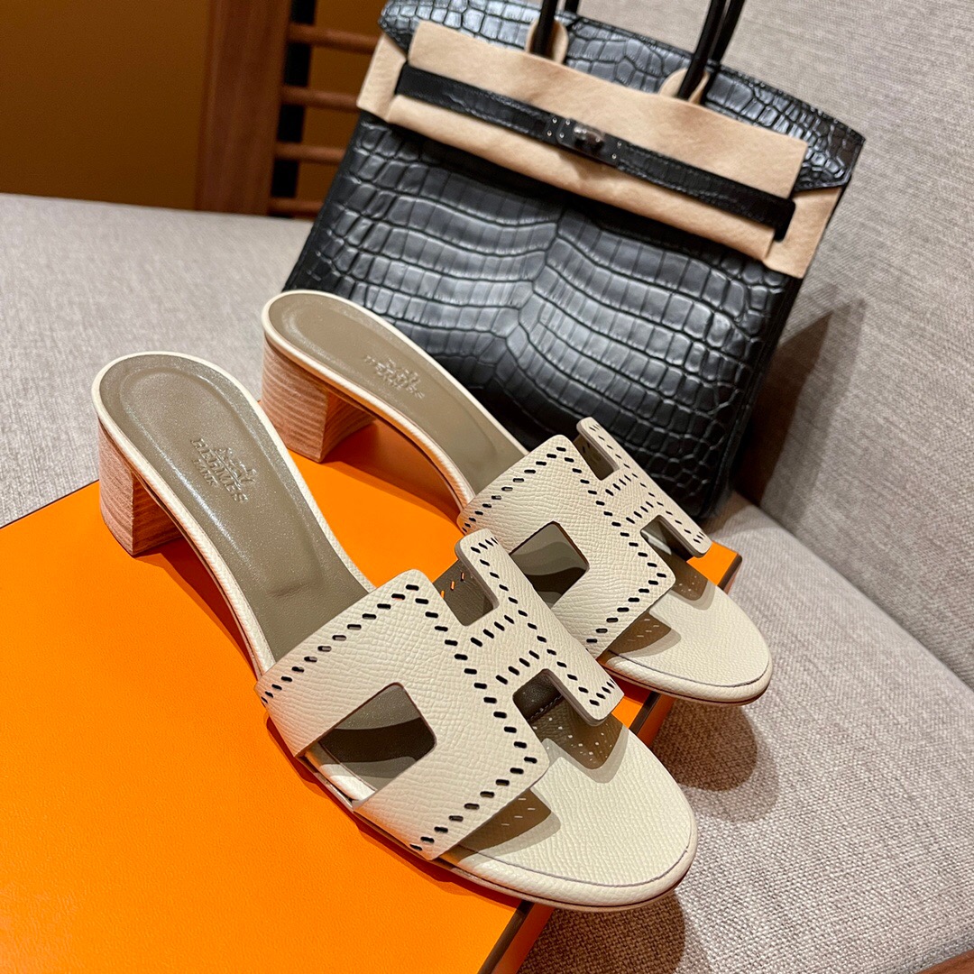 Hermès 10 Craie 奶昔白 Oran sandal Epsom 小牛皮高跟涼鞋