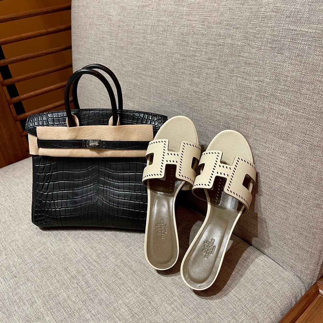 Hermès 10 Craie 奶昔白 Oran sandal Epsom 小牛皮高跟涼鞋