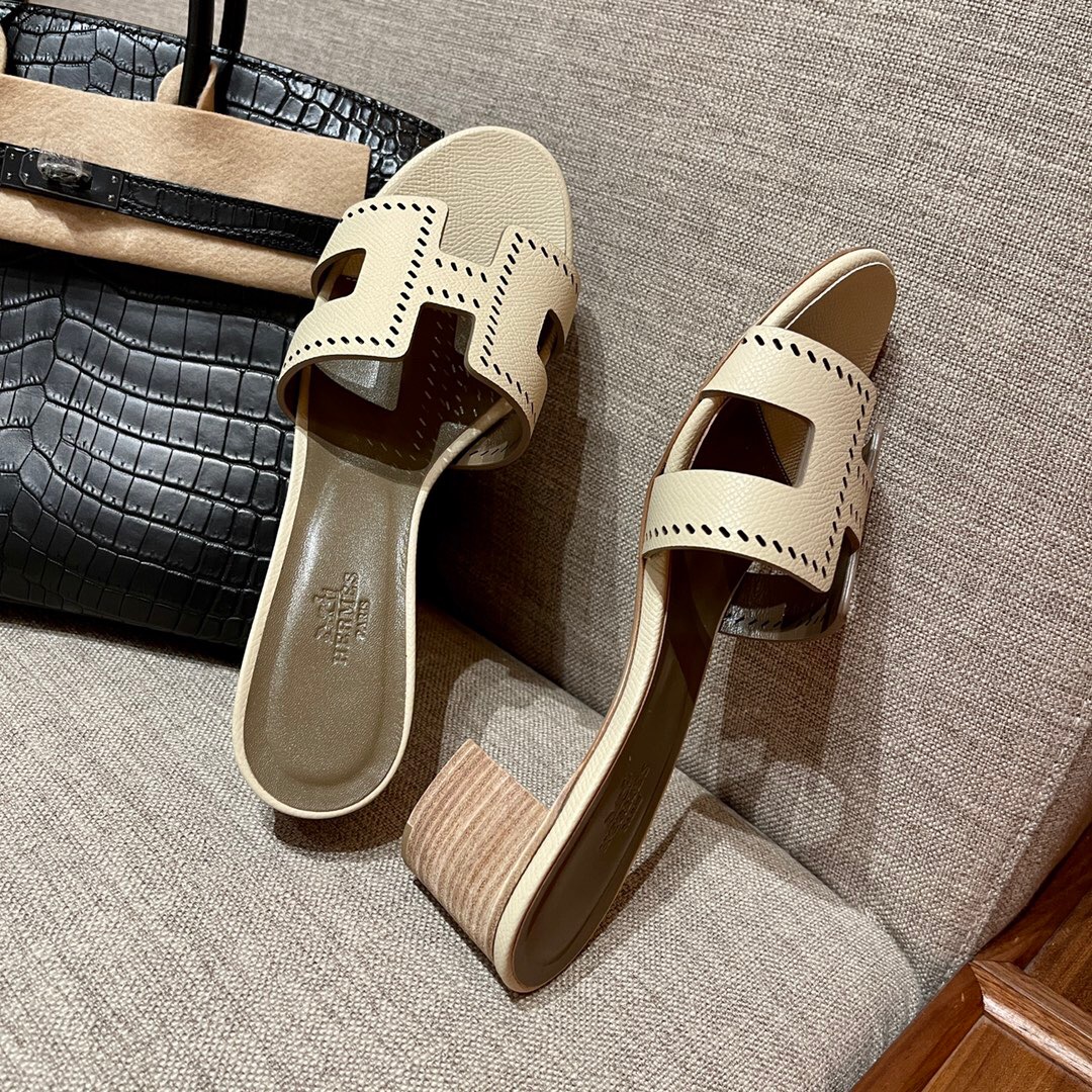 Hermès 10 Craie 奶昔白 Oran sandal Epsom 小牛皮高跟涼鞋