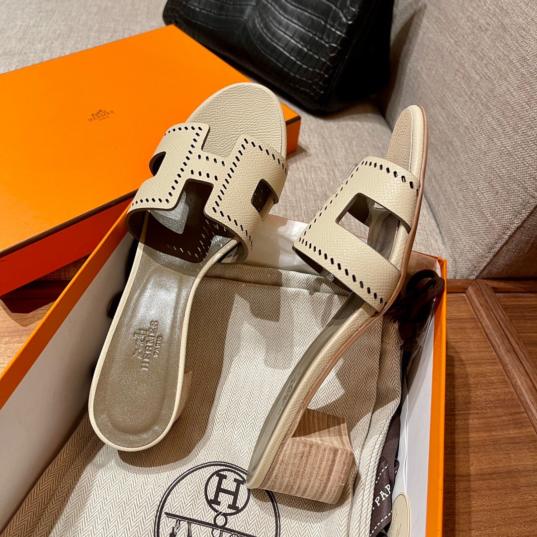 Hermès 10 Craie 奶昔白 Oran sandal Epsom 小牛皮高跟涼鞋