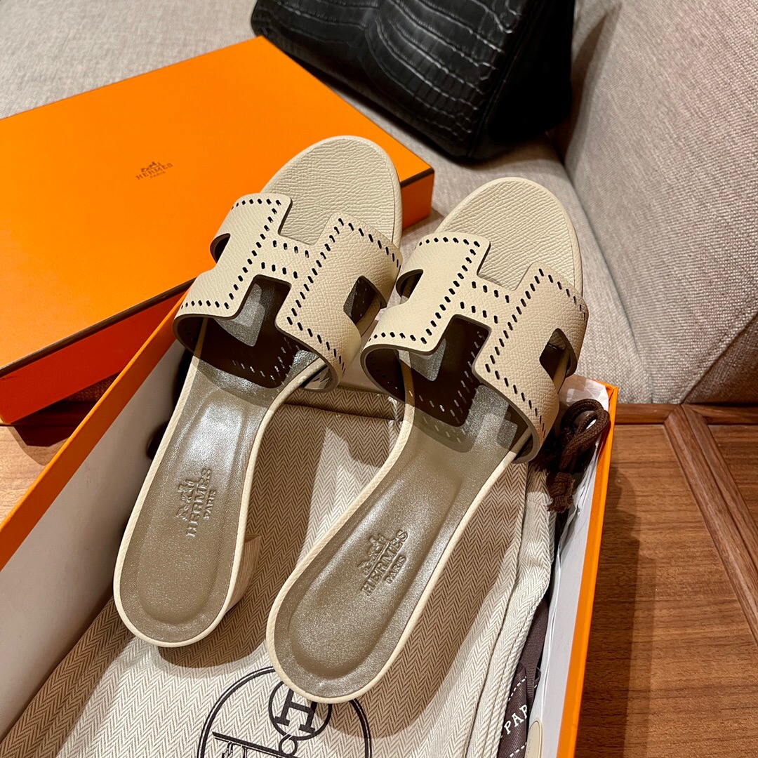 Hermès 10 Craie 奶昔白 Oran sandal Epsom 小牛皮高跟涼鞋