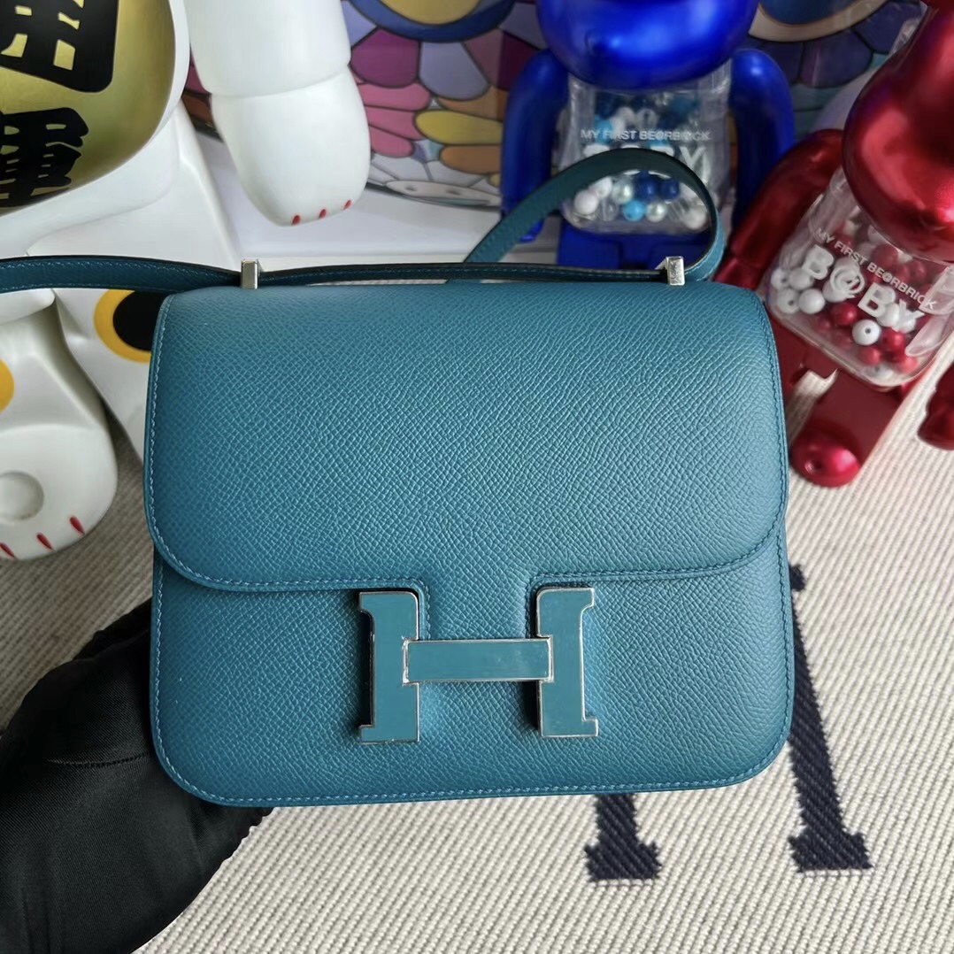 臺灣愛馬仕官網 Hermès Constance 18cm Epsom W0 Vert Bosphore 博斯普魯斯綠/琺瑯扣