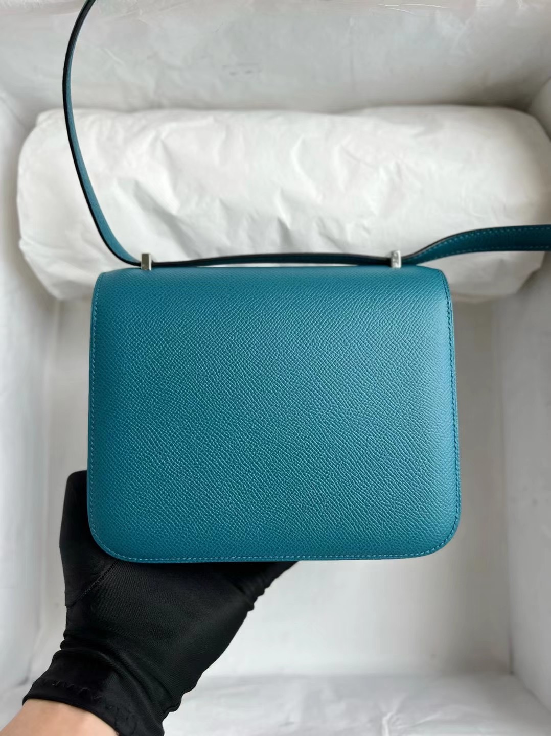 臺灣愛馬仕官網 Hermès Constance 18cm Epsom W0 Vert Bosphore 博斯普魯斯綠/琺瑯扣