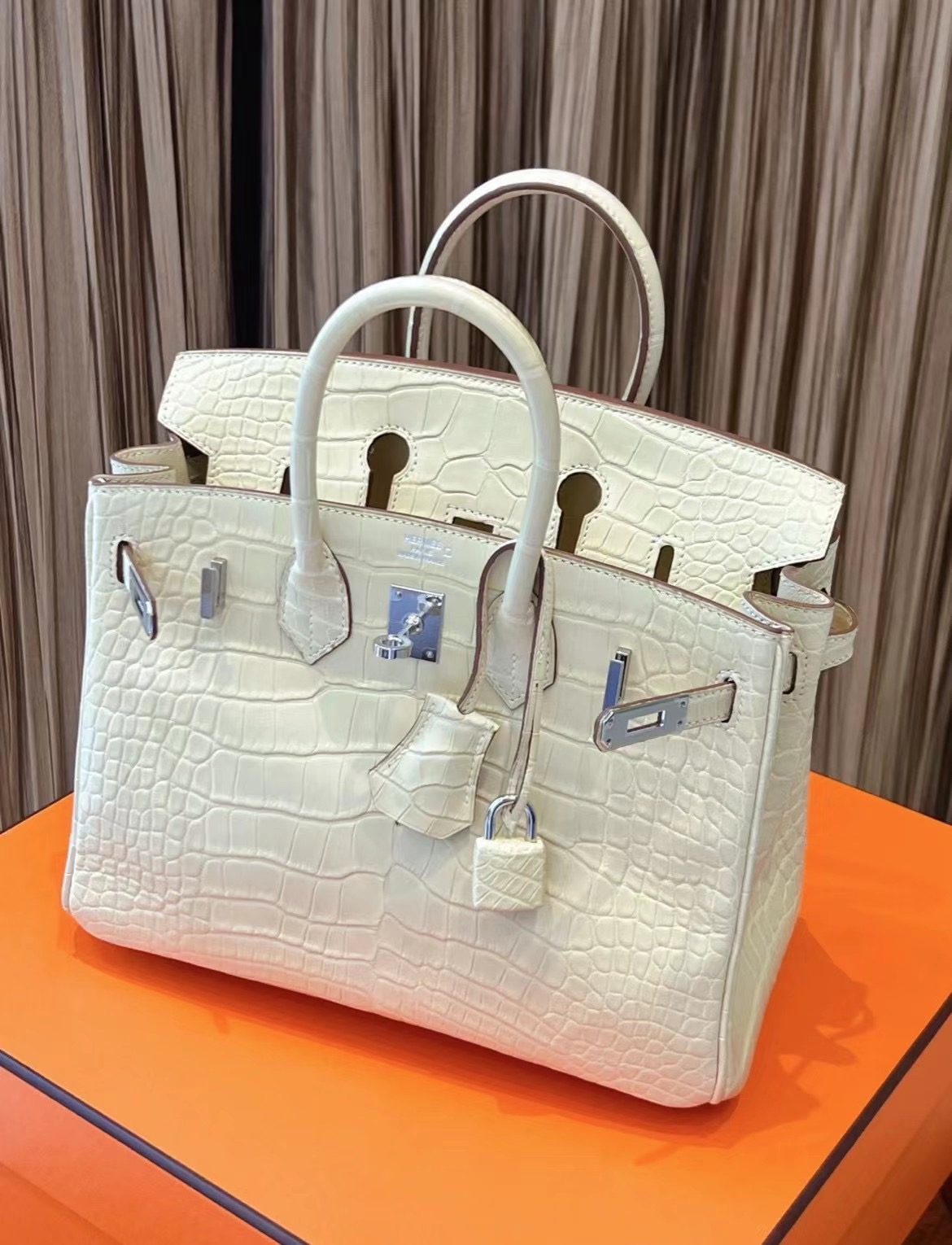 愛馬仕包包官網圖片 Hermès Birkin 25 霧面美洲鱷魚 Y1 Vanille 香草色