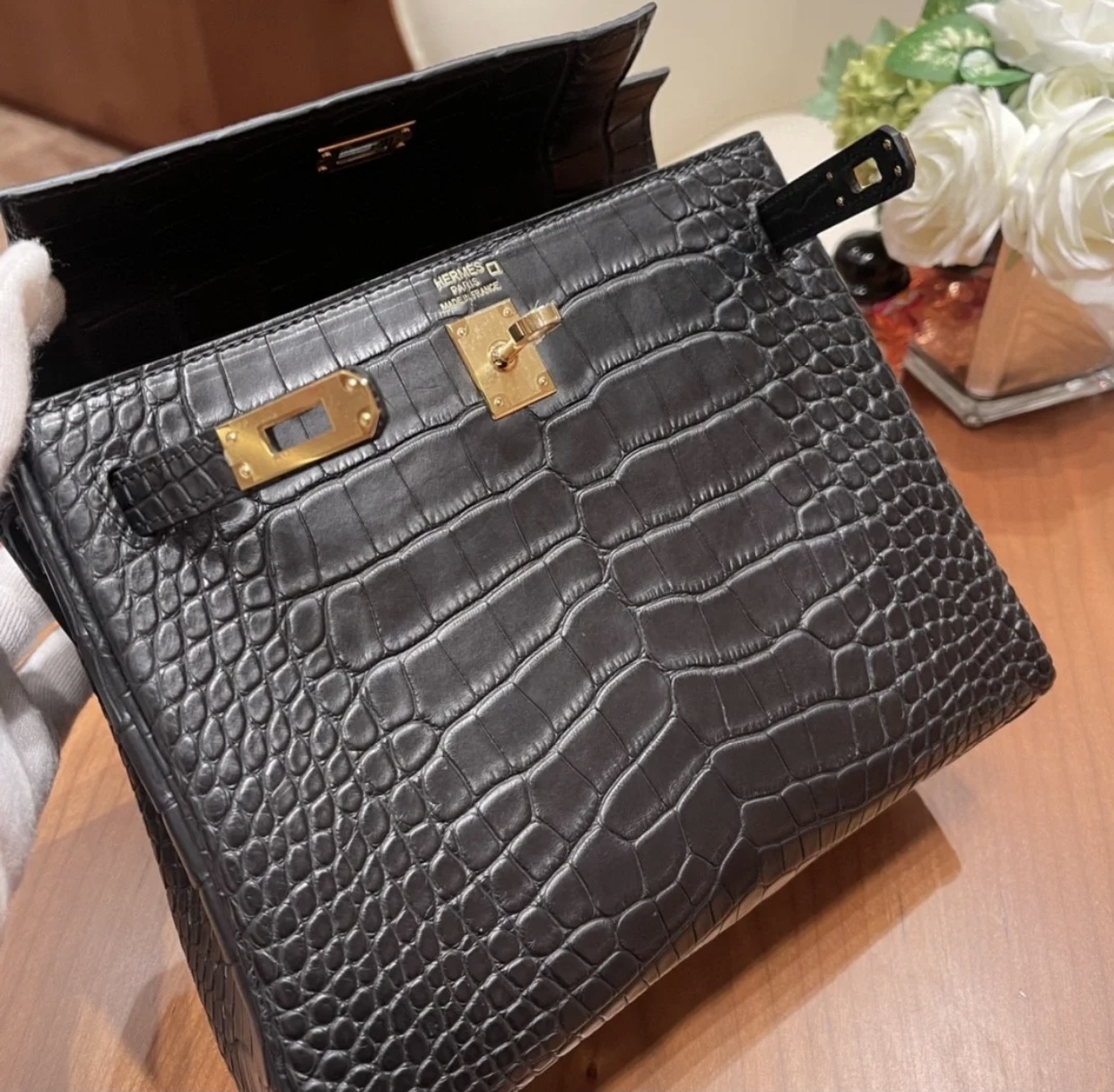 愛馬仕凱莉25包價格 Hermès Kelly 25 霧面方塊 美洲鱷魚 CC89 黑色 Noir 金扣