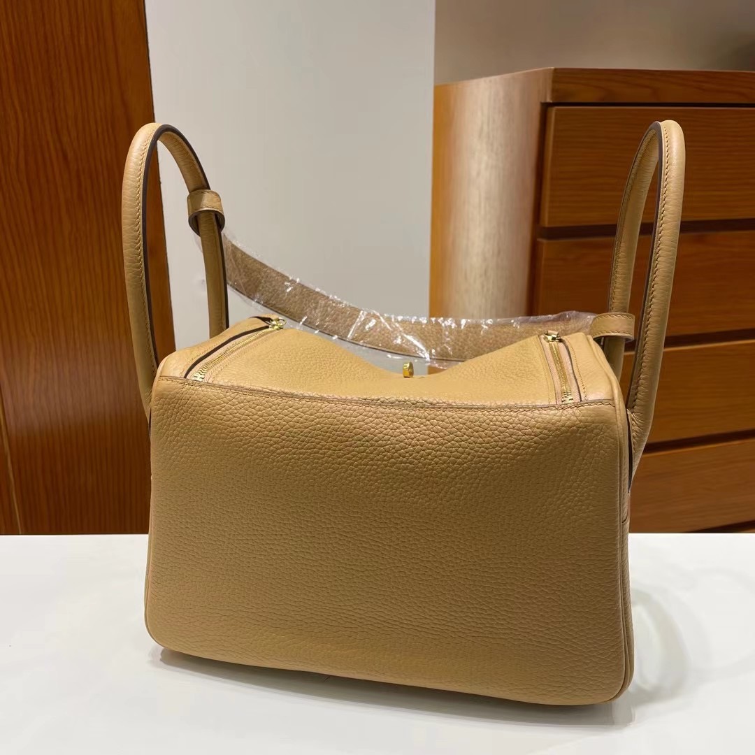 愛馬仕琳迪包多少錢 臺灣官網 Hermès Lindy 26 Clemence 2S sesame 芝麻色 金扣