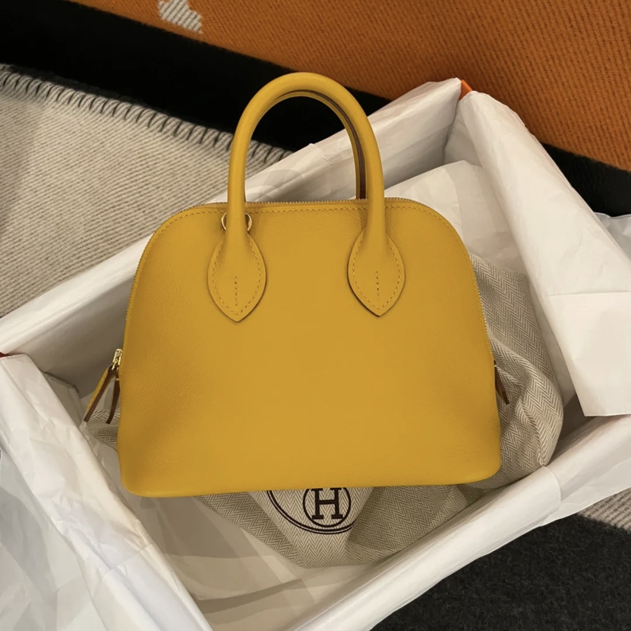 Hermès Bolide 25cm Evercolor 9D Jaune Ambe 琥珀黃 金扣