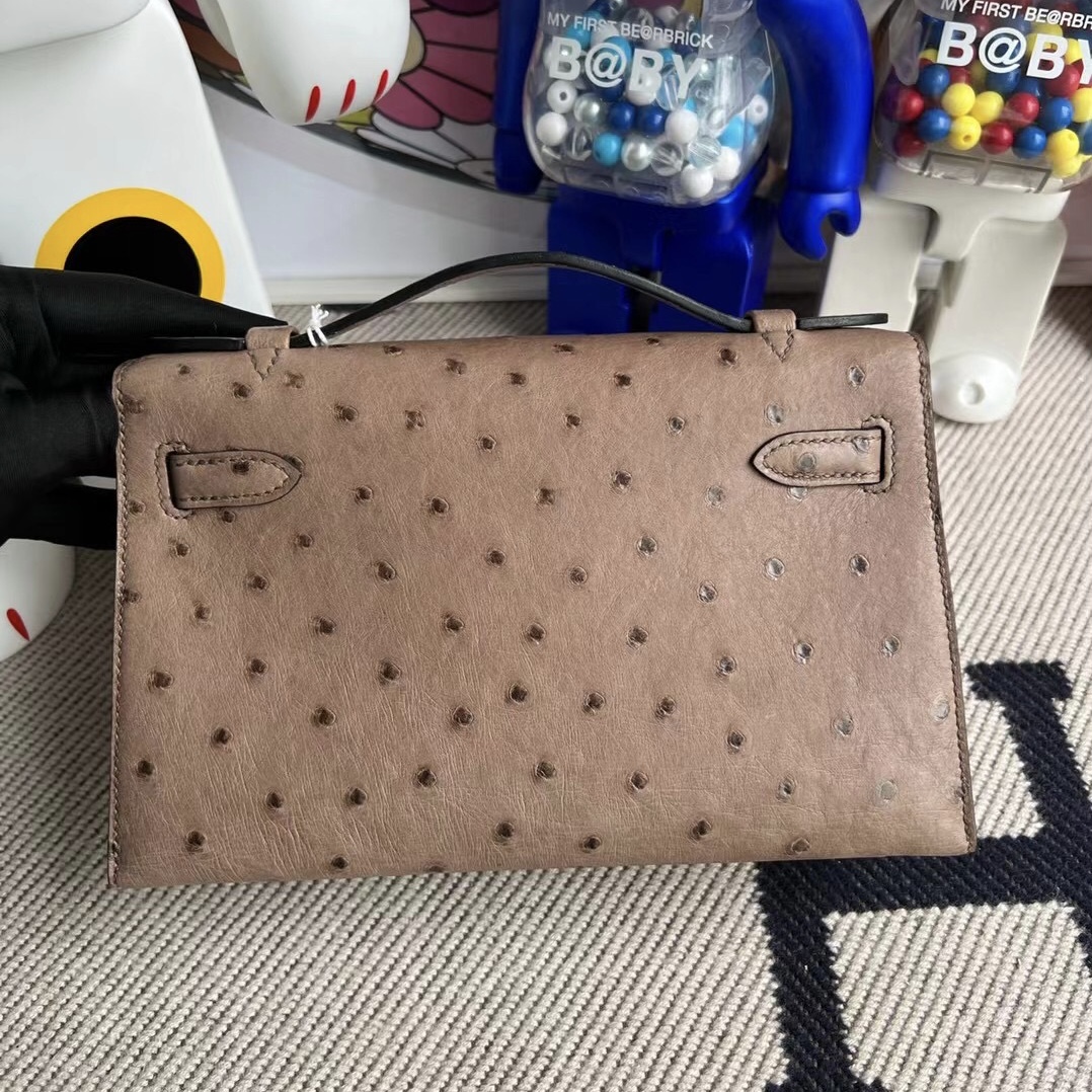 Hermès MiniKelly Pochette 22cm Ostrich CK19 Mousse 慕斯灰 銀扣