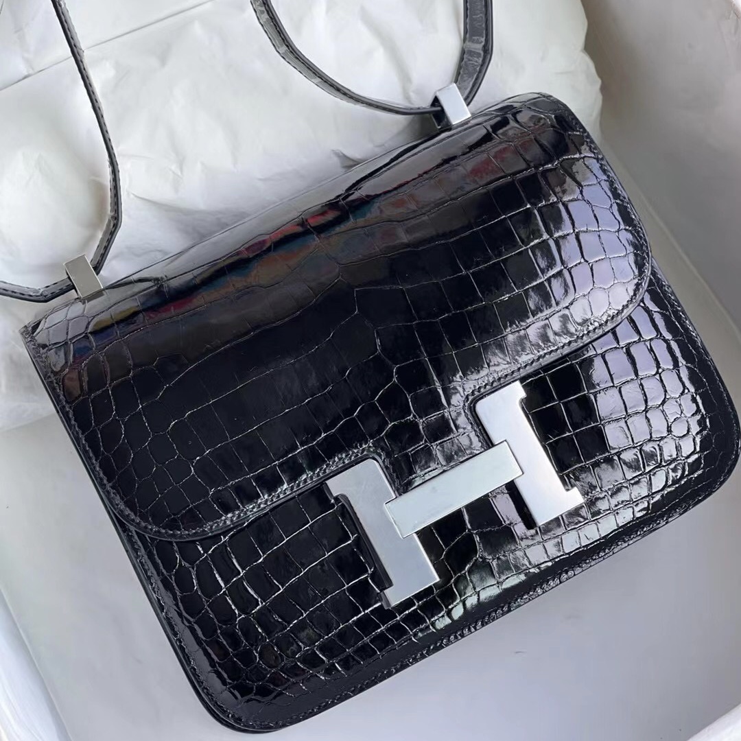 臺灣高雄市康康空姐包定制 Hermès Constance 24 亮面尼羅鱷魚黑色銀扣