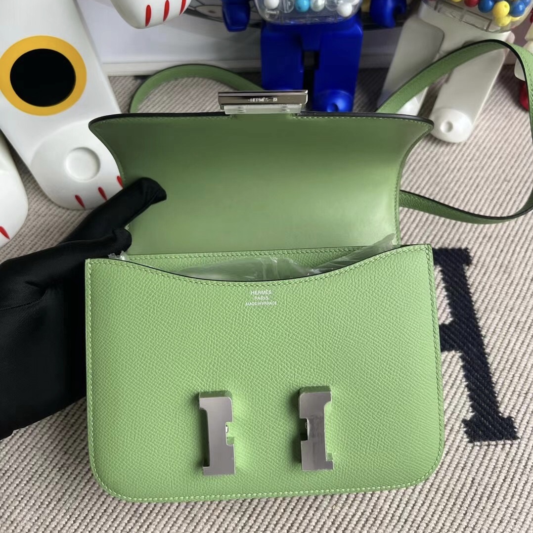 Hermès Constance 18cm Epsom 3I Vert Criquet 牛油果綠 蟋蟀綠 銀扣