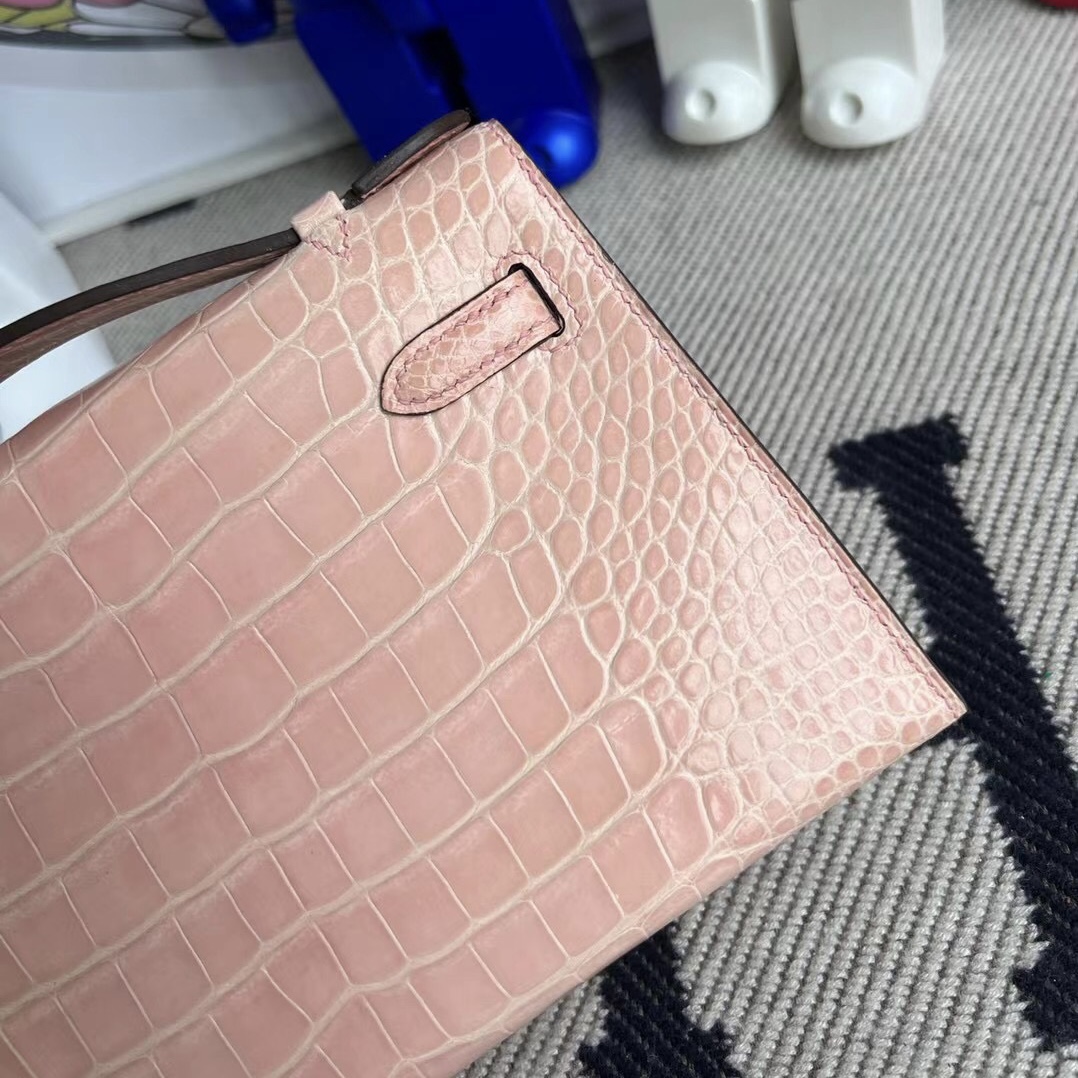 Hermès MiniKelly Pochette Polished Mississippiensis Alligator P1 Rose Eglantine