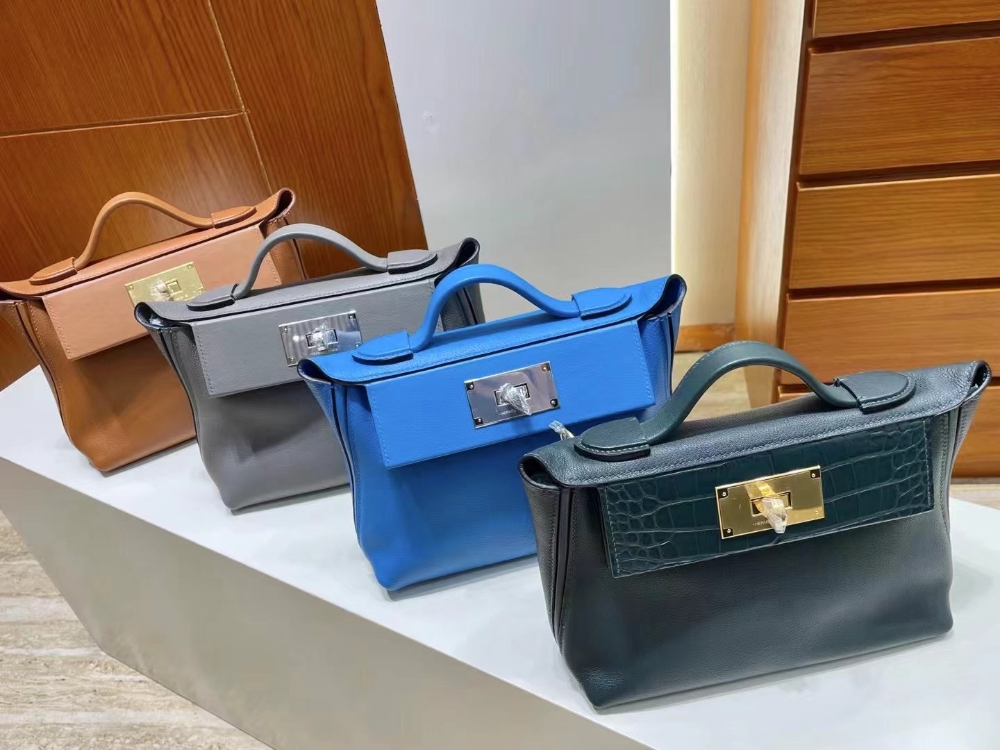 臺灣臺北市文山區 Hermès kelly 24/24 Mini Evercolor 0F Bleu frida 弗裏達藍 銀扣