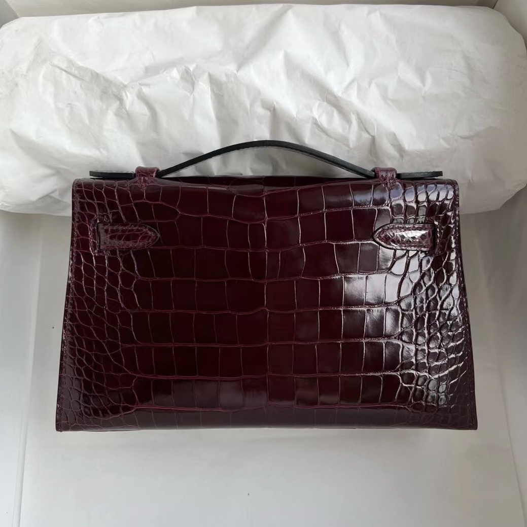 Hermès Mini Kelly Pochette 亮面方塊美洲鱷魚 57 波爾多酒紅 Bordeaux 金扣