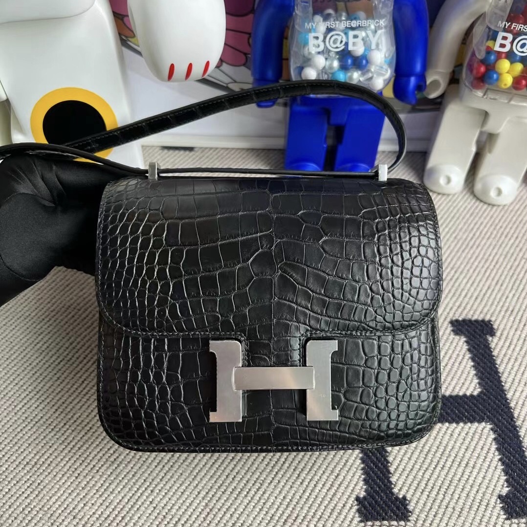 Singapore Kuala Lumpur Hermès Constance 18 Alligator Crocodile 89 Noir PHW