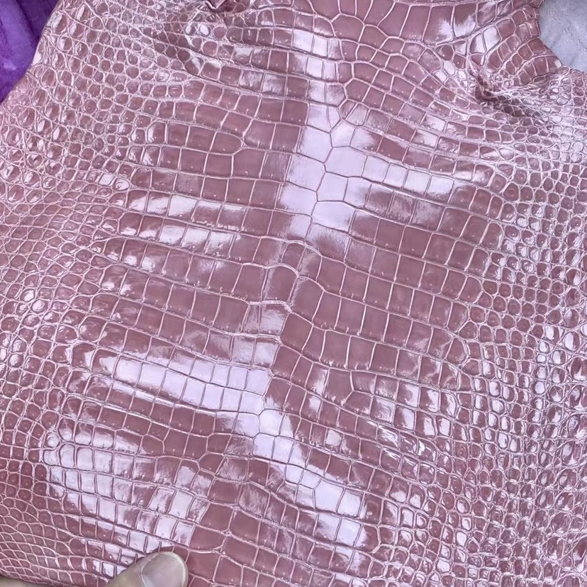 Hermès Shiny Porosus Crocodile 1Q Rose Confetti Birkin Kelly 25cm