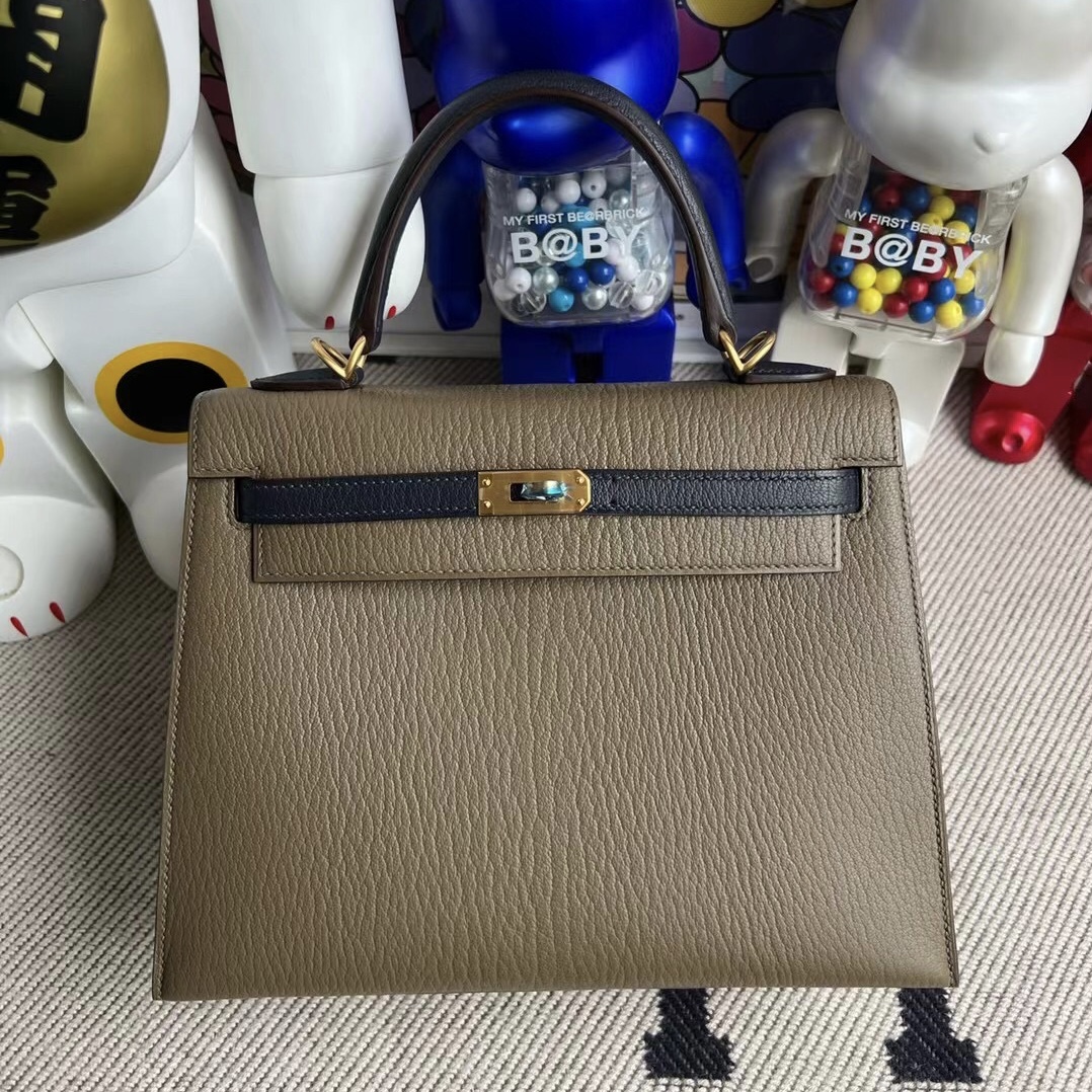 愛馬仕加拿大官網購買 Hermès Kelly 25 Chevre 18 Etoupe/2Z Blue nuit 拉絲金扣