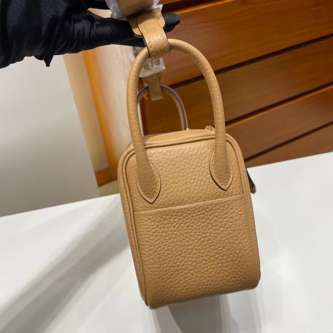 加拿大愛馬仕網站Hermès Lindy Mini taurillon Clemence 4B Biscuit