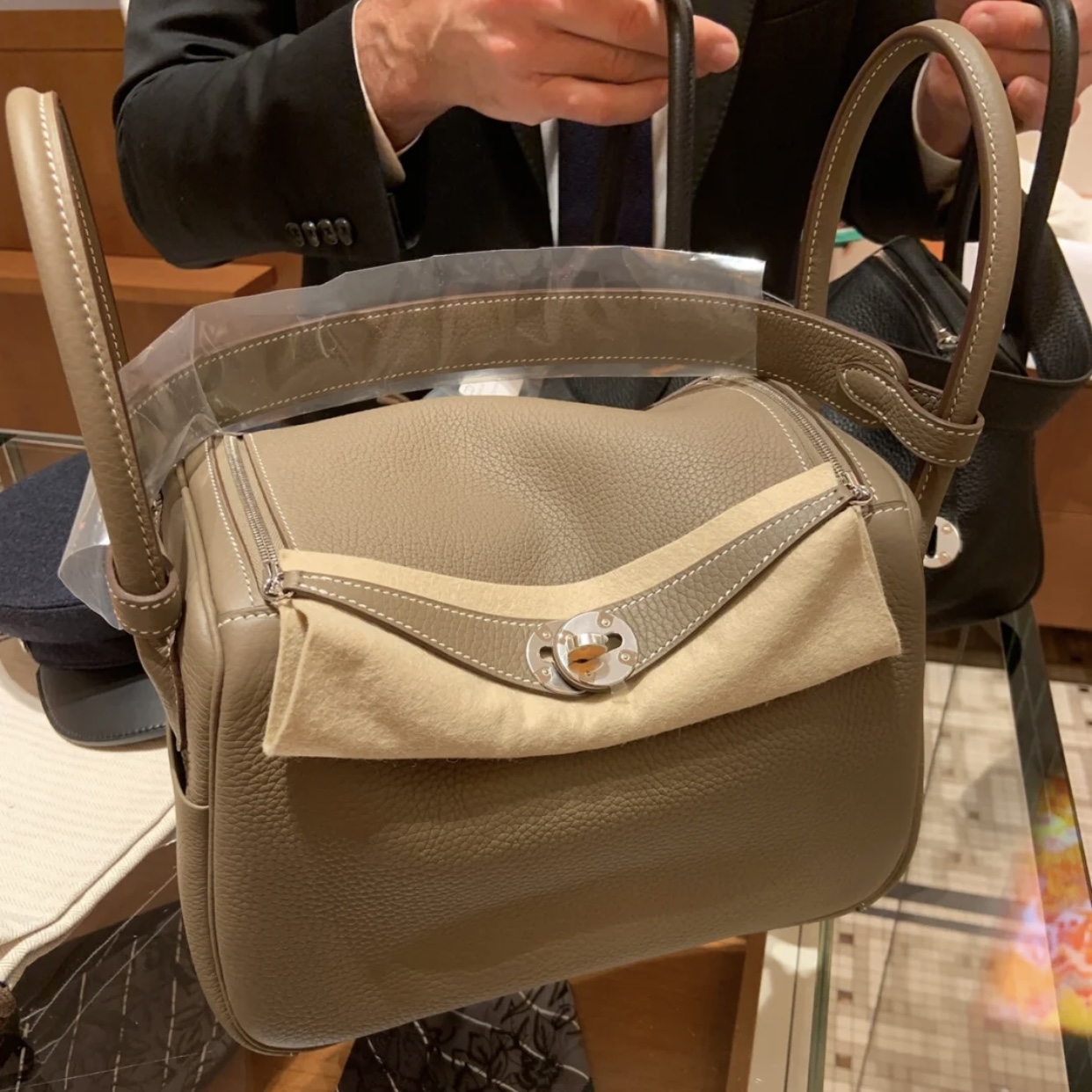 Hermès Lindy 26cm taurillon Clemence CK18 大象灰 Etoupe Silver hardware