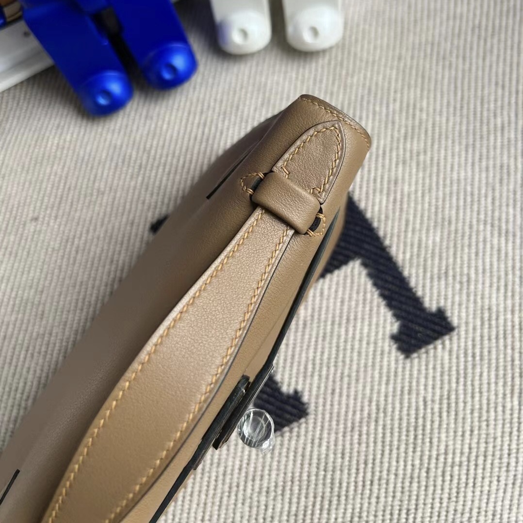 Hermes Mini kelly Pochette Swift D0 beige de weimer 威犬馬米色 銀扣