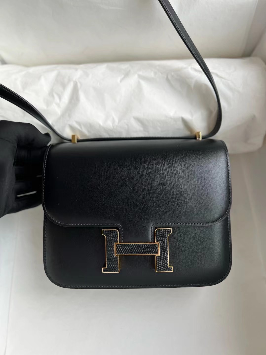 Saudi Arabia Hermes Constance 18cm 進口Box皮 89 Noir 黑色配蜥蜴扣金扣