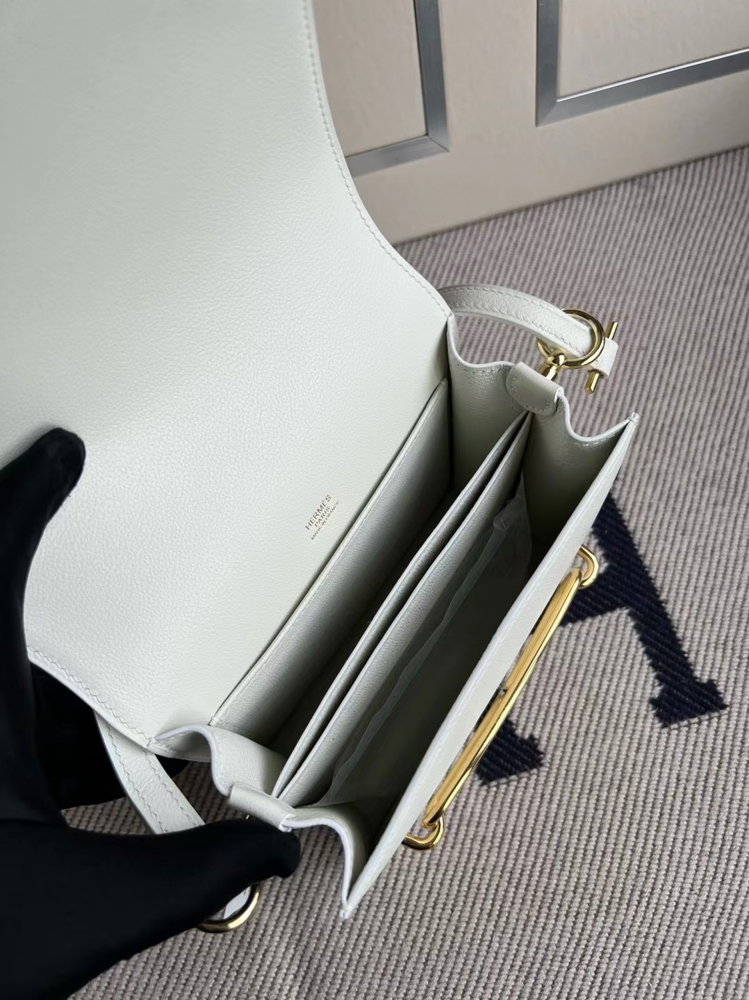Saudi Arabia Hermes Roulis 18cm Evercolor 01 Blanc 純白色 金扣