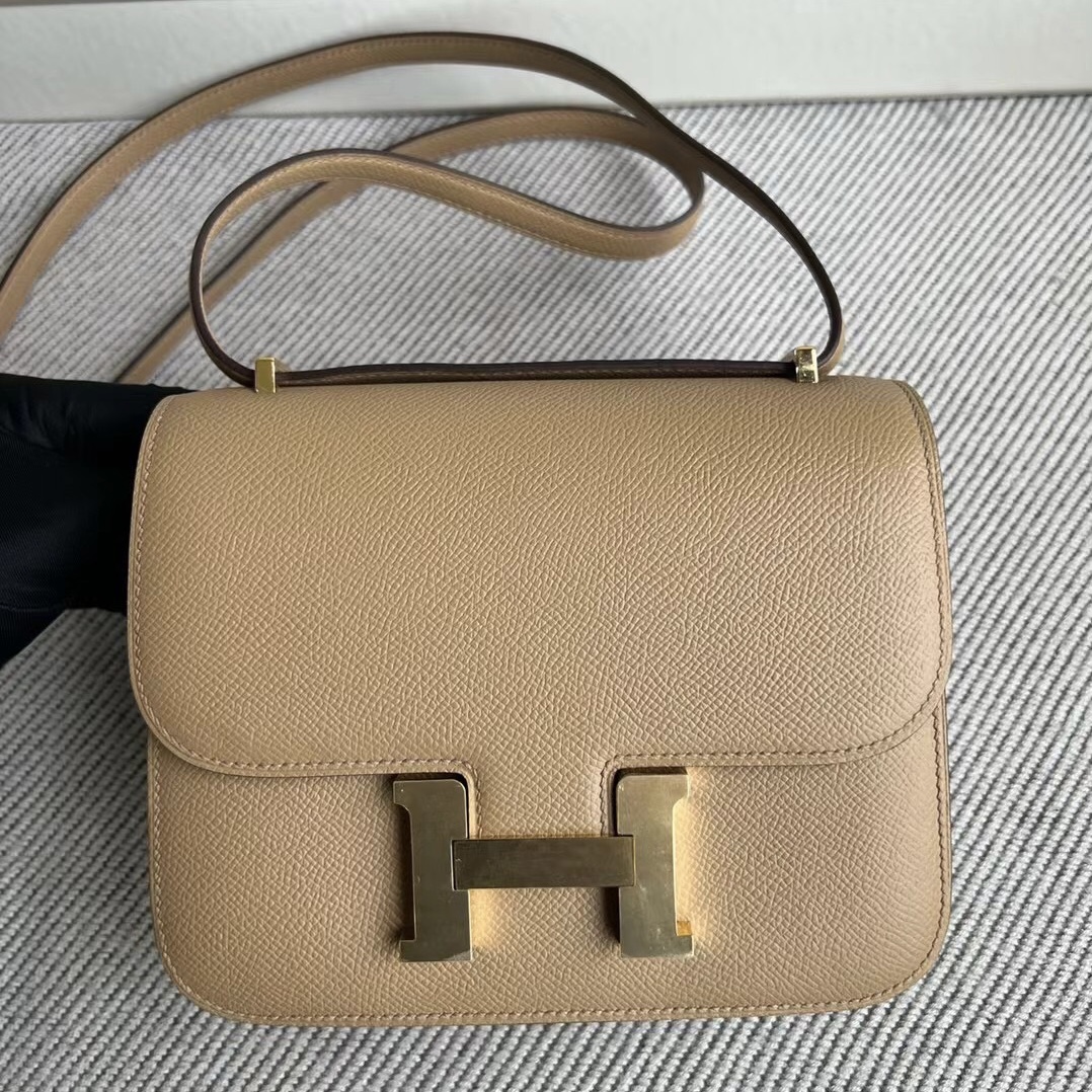 HERMES CONSTANCE 18CM EPSOM 0M CHAI GHW