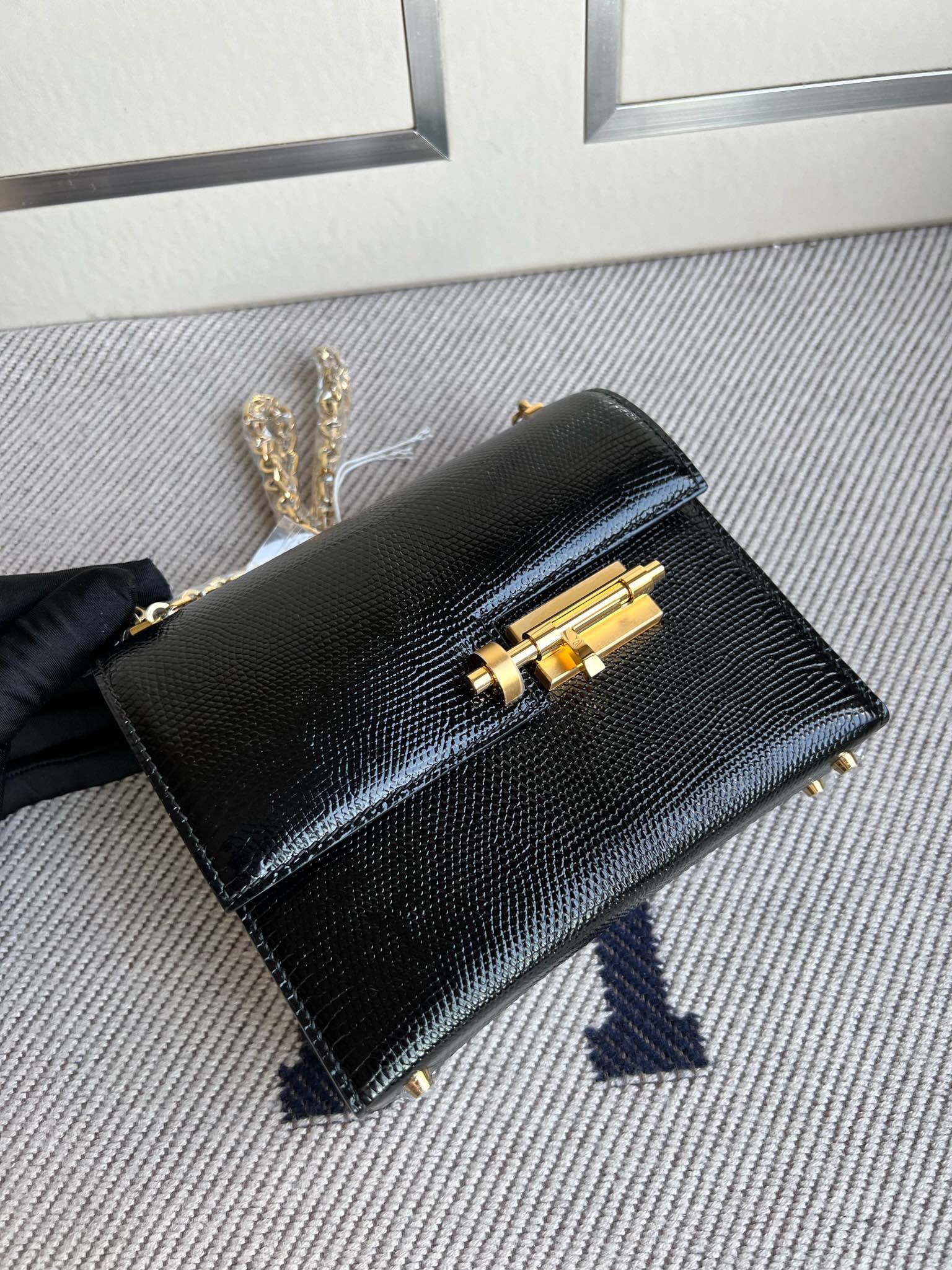 泰國愛馬仕價格 Hermes Verrou 17.5cm Lizard CC89 Noir 黑色 金扣