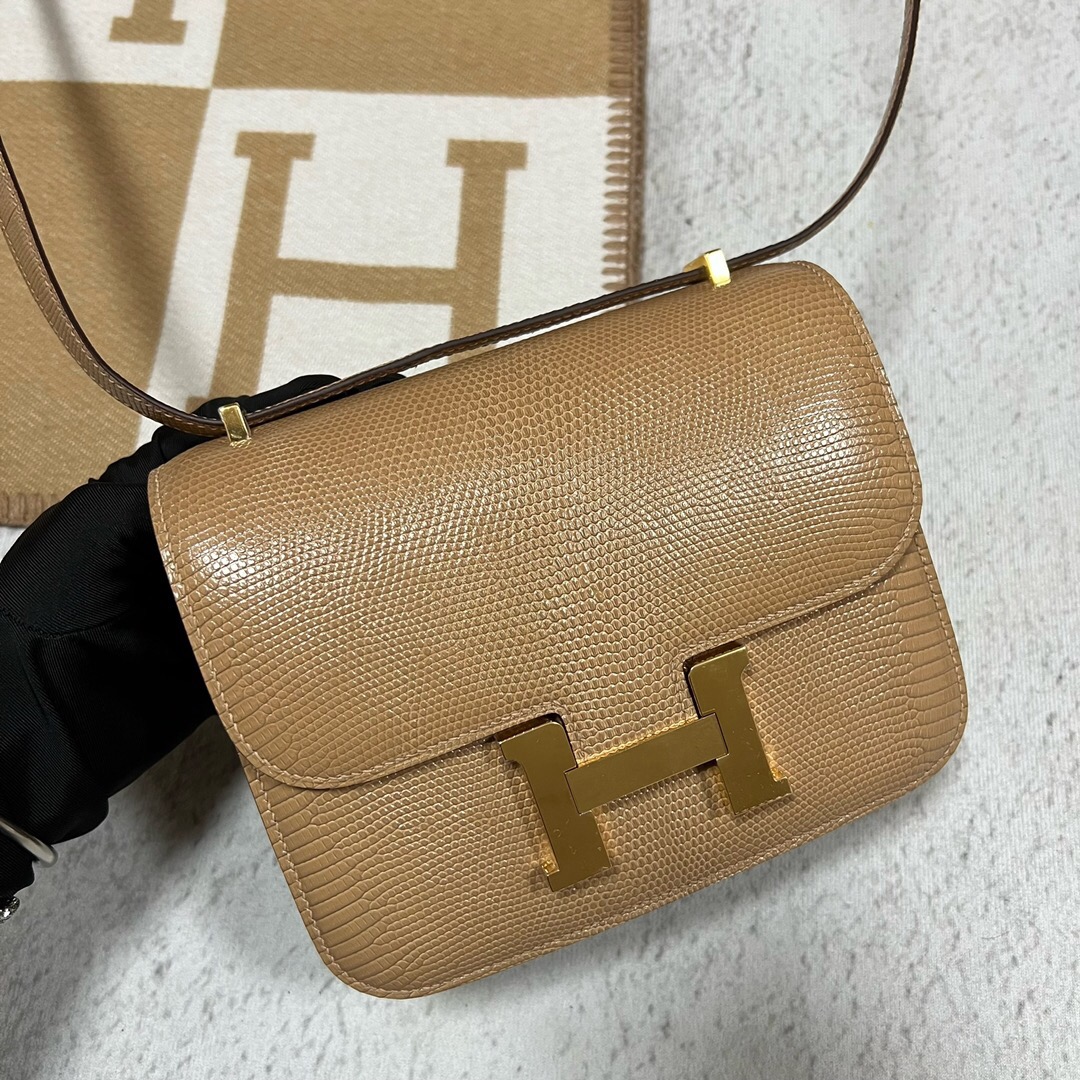 新加坡愛馬仕包包 Hermès Constance 18 Lizard 0M Chai 瑪薩拉茶色 GHW