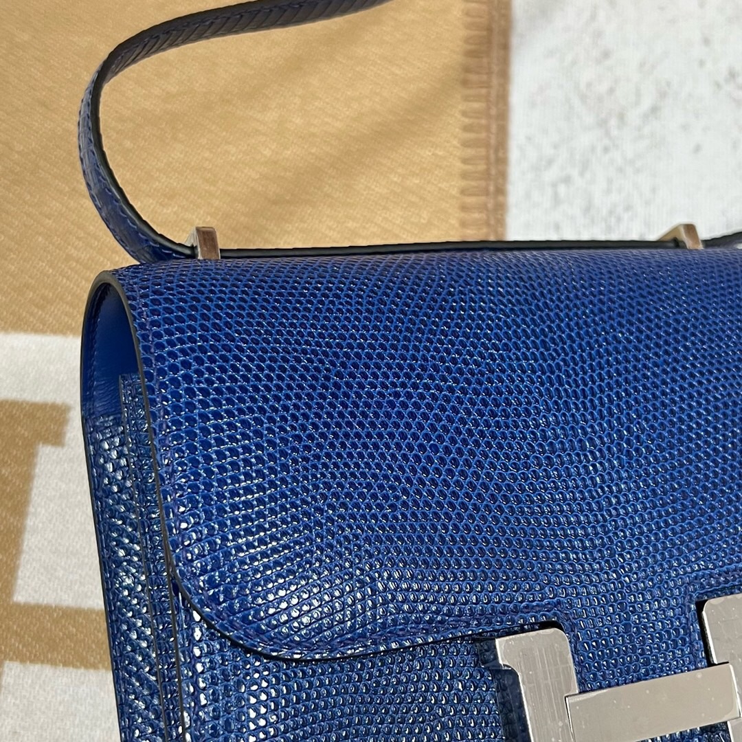 新加坡愛馬仕包包價格及圖片 Hermès Constance 18cm Lizard 7T Blue electric 電光藍