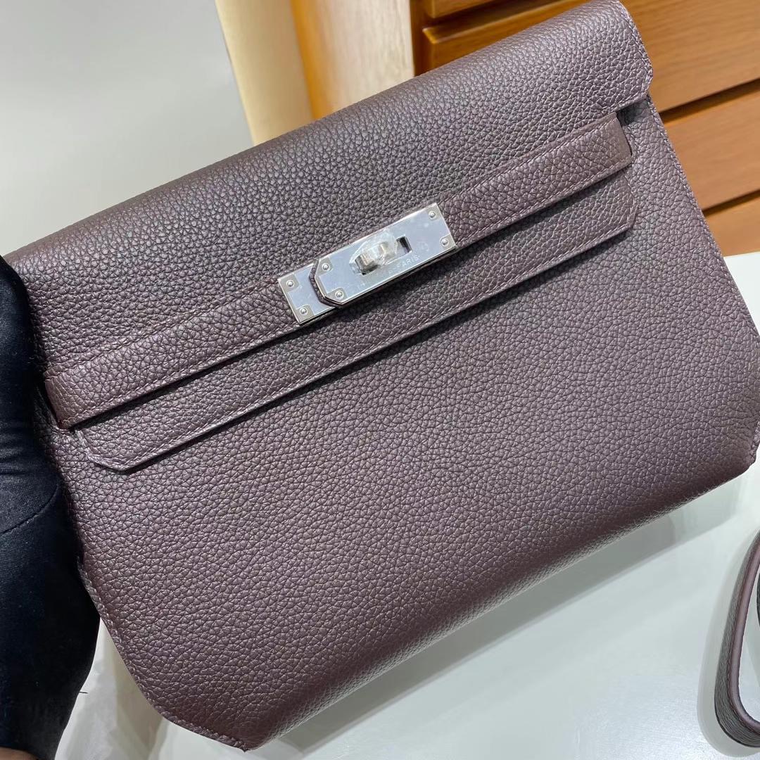 愛馬仕凱莉包男士手拿包 價格多少錢 Hermes Pochette Kelly depeches 25 Togo CK46 Abene烏木色