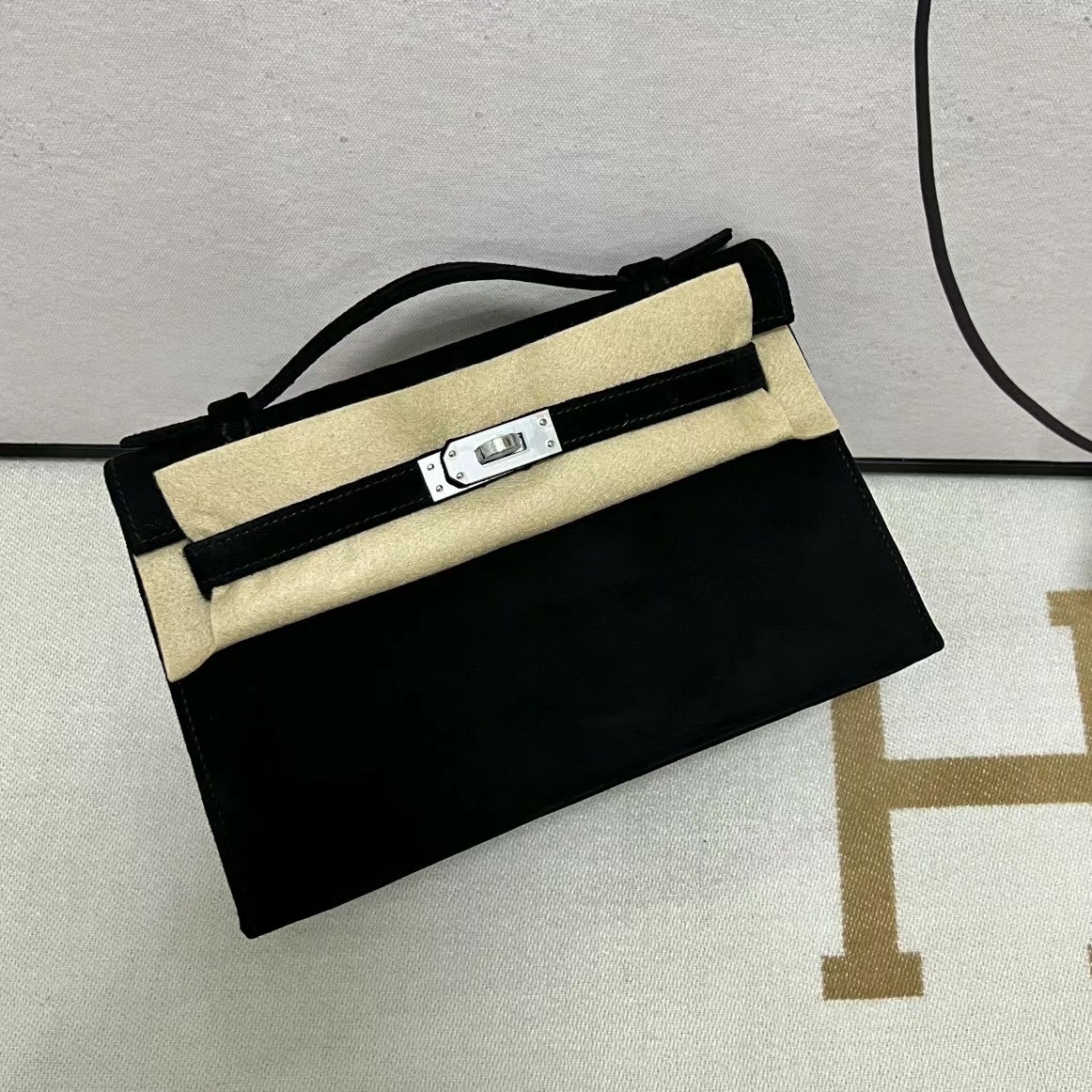 愛馬仕迷你凱莉一代香港價格多少錢 Hermes MiniKelly Pochette Boblis Suede 麂皮黑色銀扣