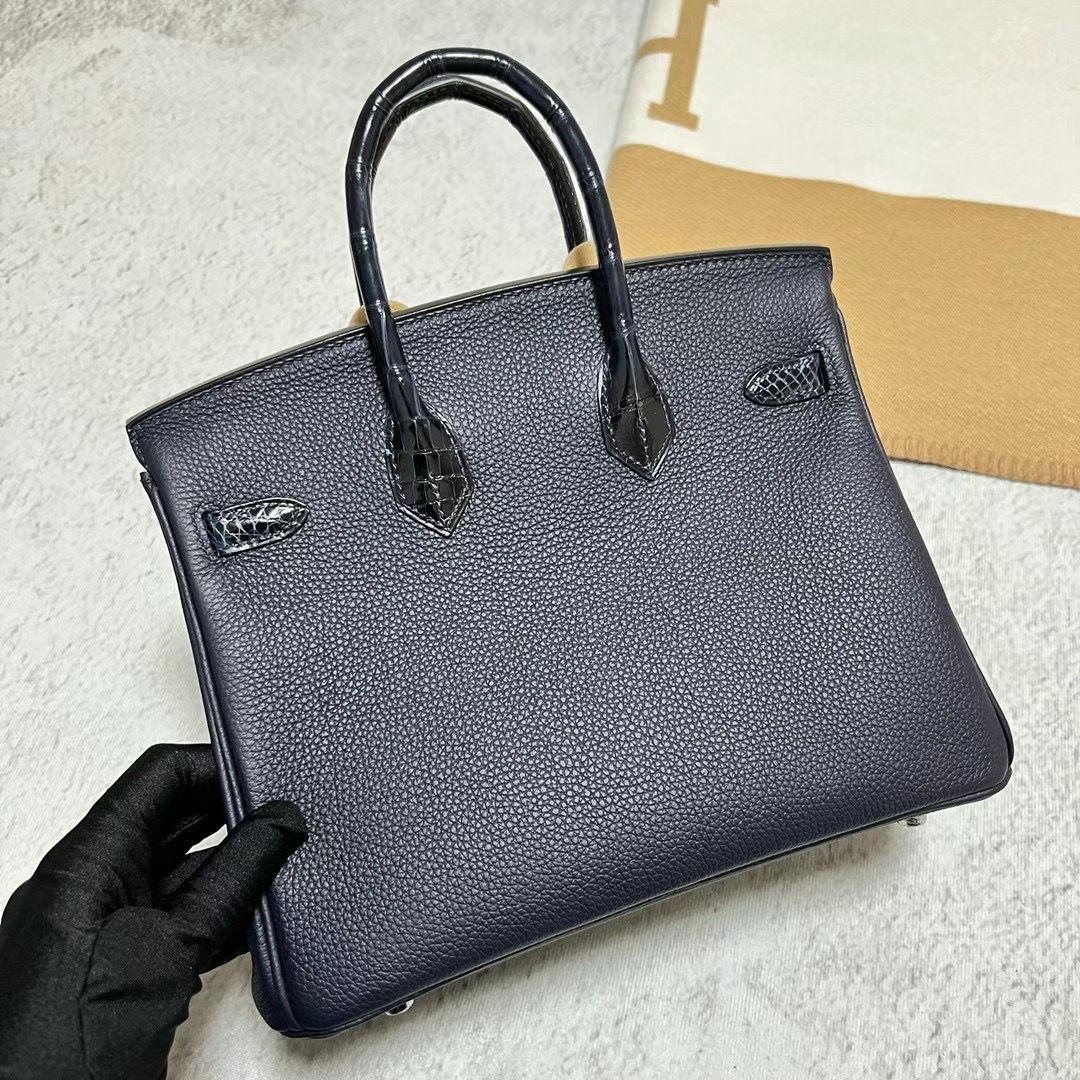 鉑金包新加坡愛馬仕官網價格及圖片 Hermes Birkin 25 Touch深海藍Blue Indigo銀扣