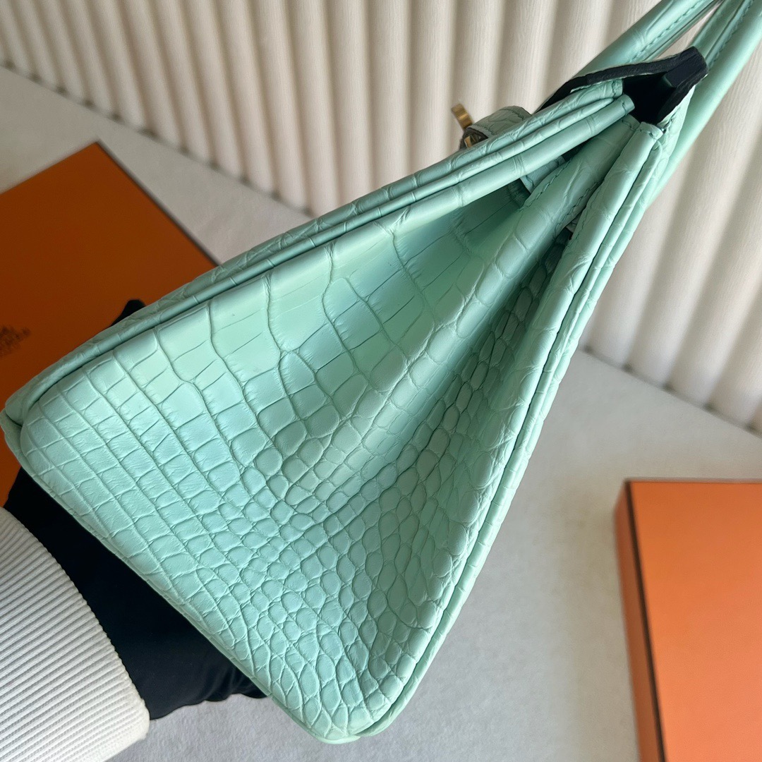 愛馬仕包包香港專賣店 Hermès Birkin 25霧面美洲鱷魚皮 6U Vert D’Eau水綠色新薄荷綠 金色五金