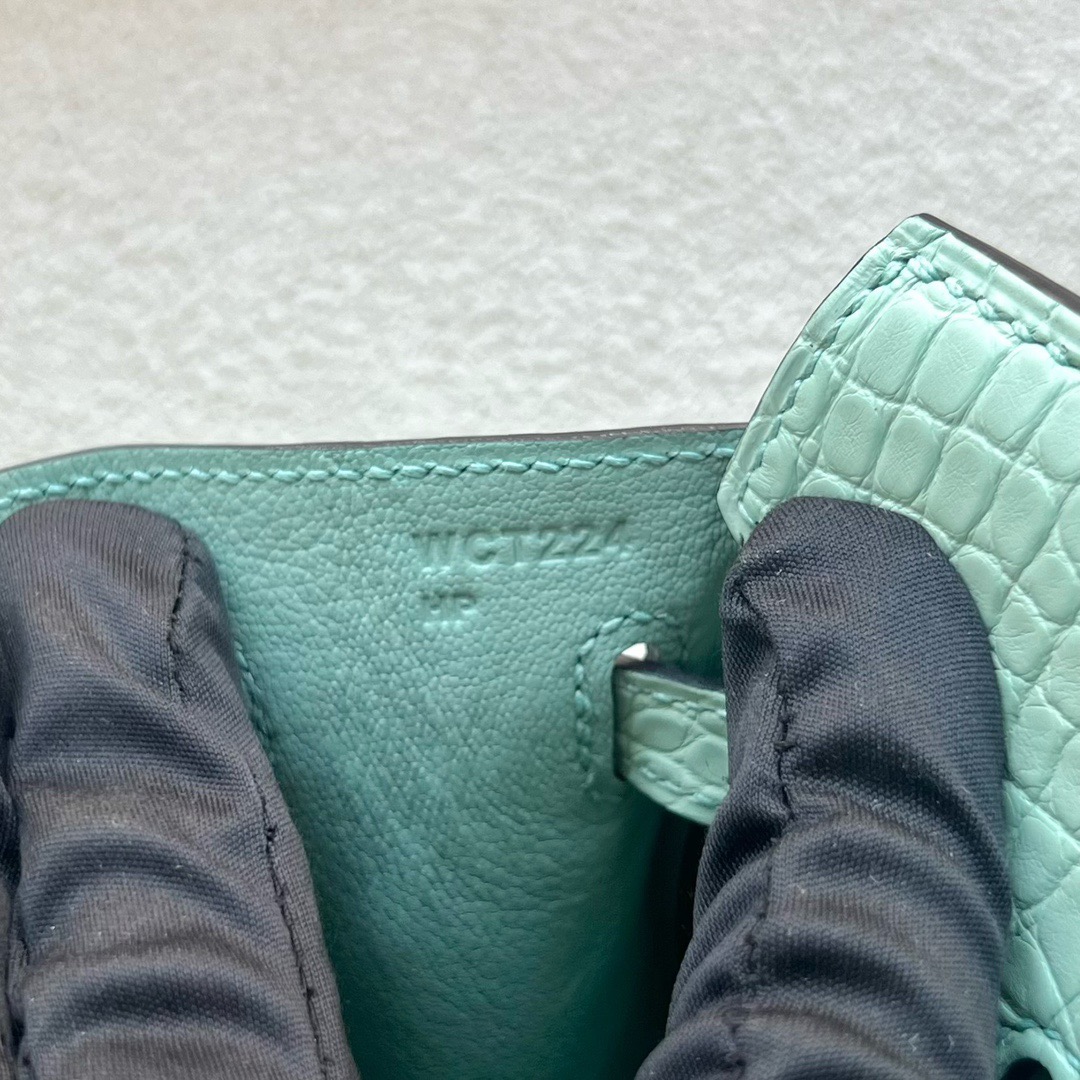 愛馬仕包包香港專賣店 Hermès Birkin 25霧面美洲鱷魚皮 6U Vert D’Eau水綠色新薄荷綠 金色五金