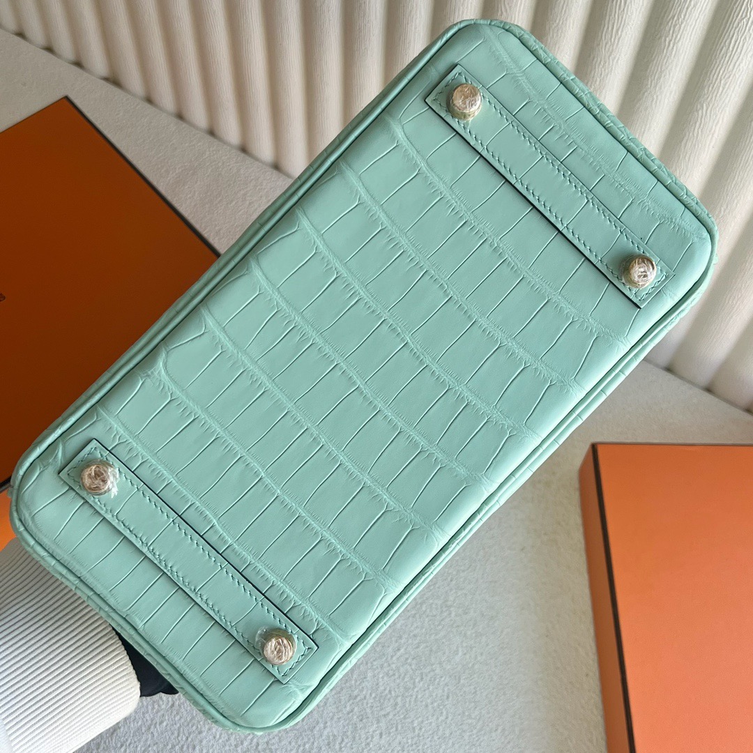 愛馬仕包包香港專賣店 Hermès Birkin 25霧面美洲鱷魚皮 6U Vert D’Eau水綠色新薄荷綠 金色五金