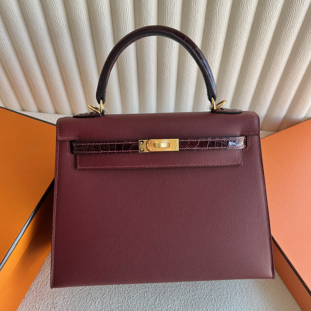 愛馬仕包包印尼旗艦店 Hermès Kelly 25 Touch亮面尼祿鱷魚愛馬仕紅/波爾多酒紅金色五金